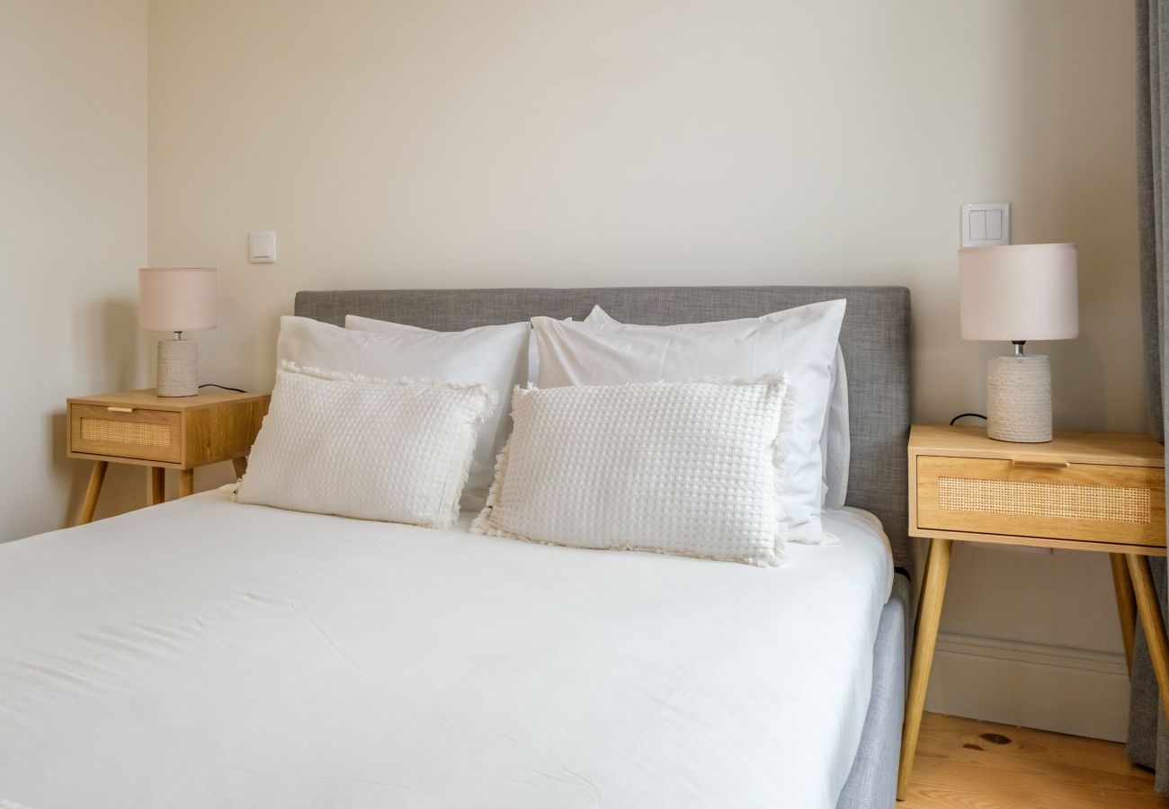 Apartment in Porto - Art Deco 32 Luxury 2BR Apartment Downtown Metro AC