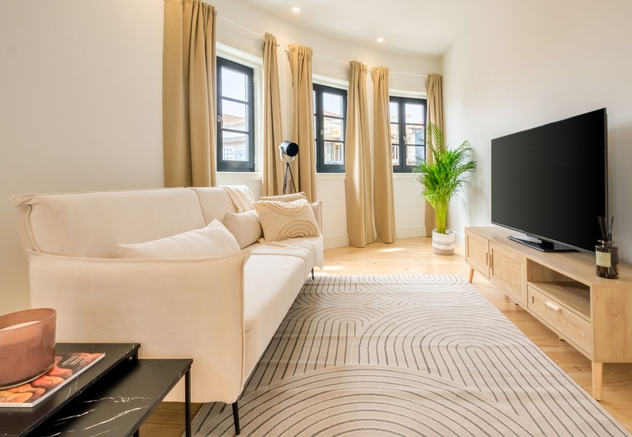 Apartment in Porto - Art Deco 32 Luxury 2BR Apartment Downtown Metro AC