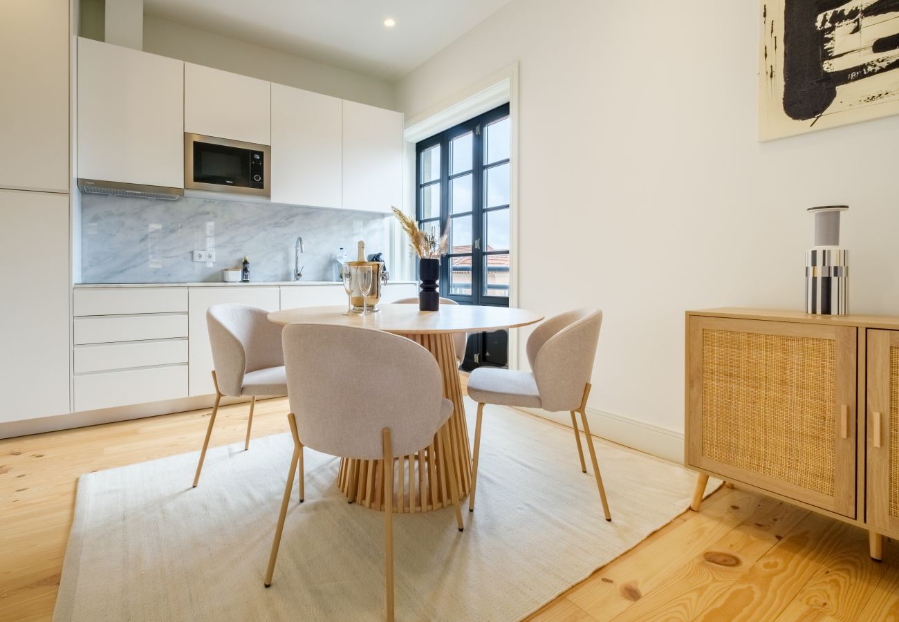 Apartment in Porto - Art Deco 32 Luxury 2BR Apartment Downtown Metro AC