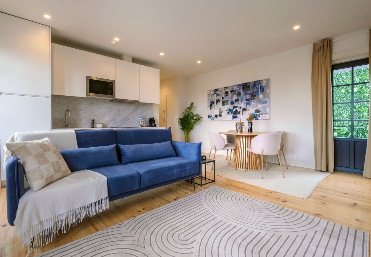 Apartment in Porto - Art Deco 42 Luxury 2BR Apartment Downtown Metro AC