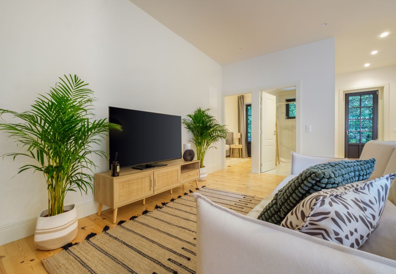 Apartment in Porto - Art Deco 13 Luxury 2BR Apartment Downtown Metro AC