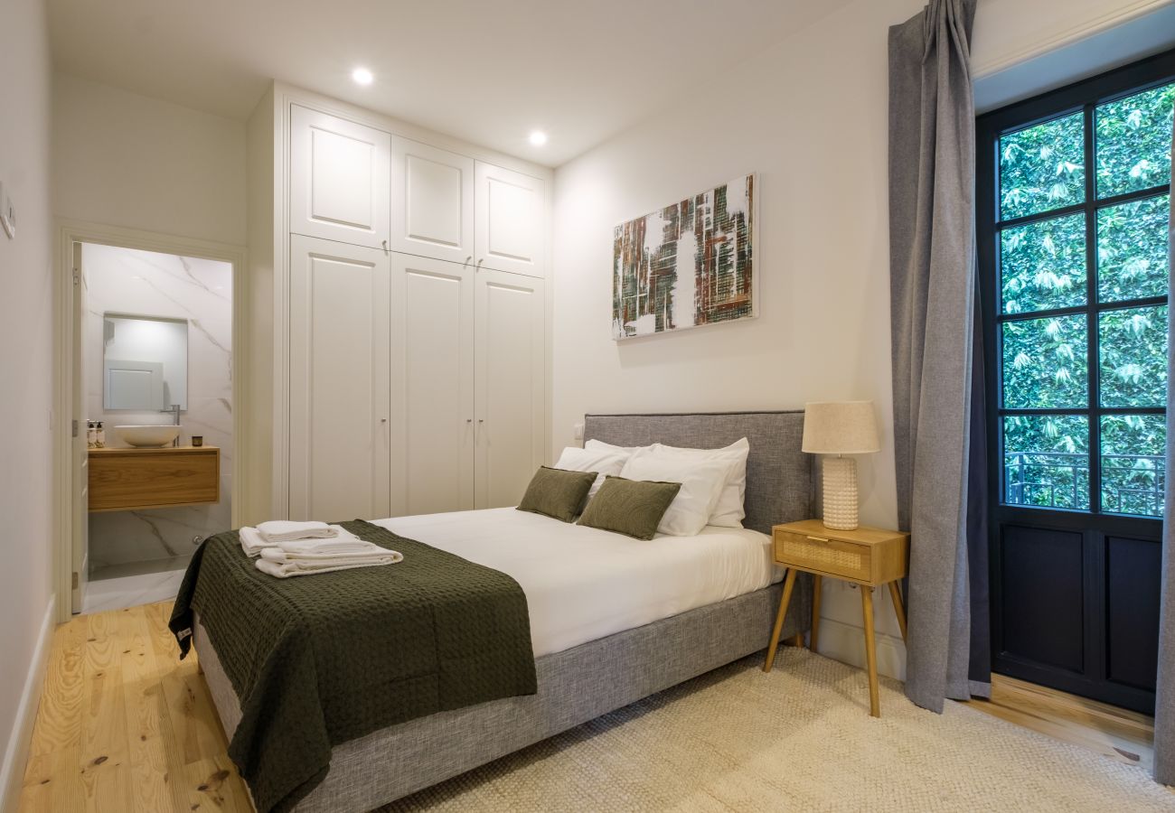 Apartment in Porto - Art Deco 23 Luxury 2BR Apartment Downtown Metro AC