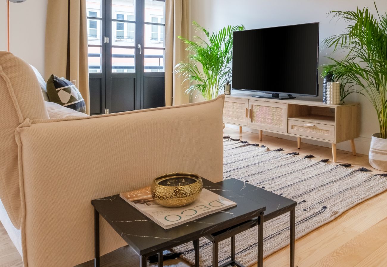Apartment in Porto - Art Deco 23 Luxury 2BR Apartment Downtown Metro AC