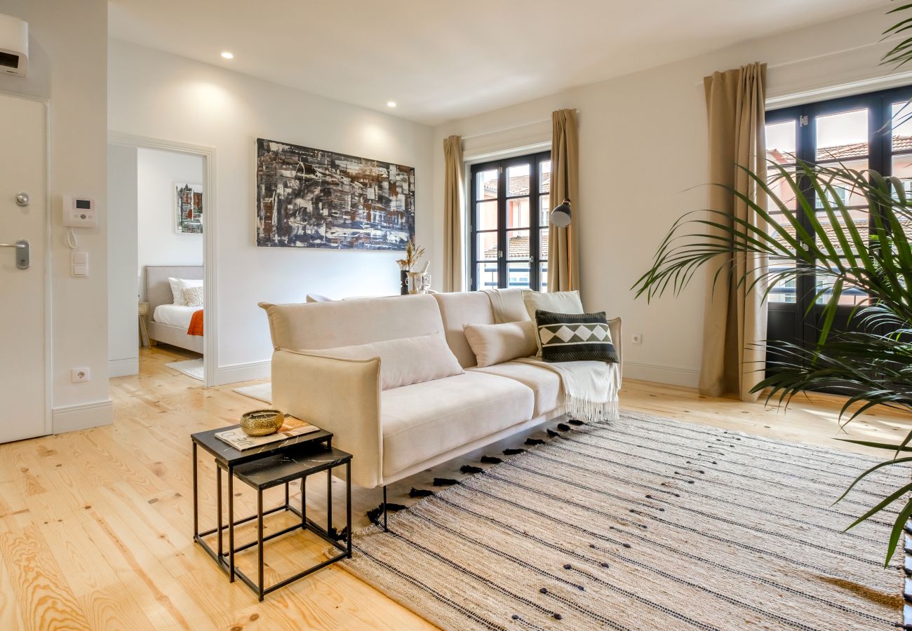 Apartment in Porto - Art Deco 23 Luxury 2BR Apartment Downtown Metro AC