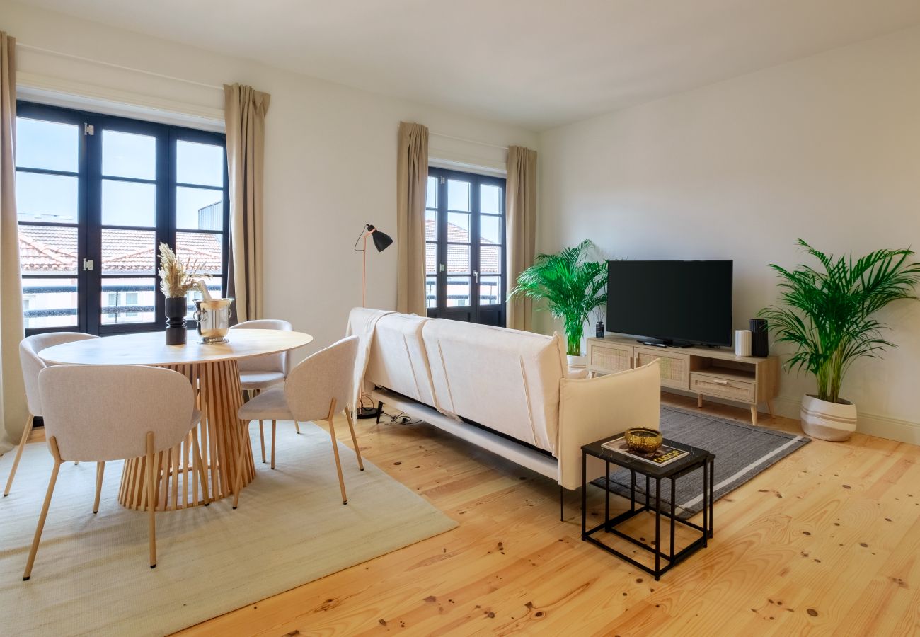 Apartment in Porto - Art Deco 33 Luxury 2BR Apartment Downtown Metro AC