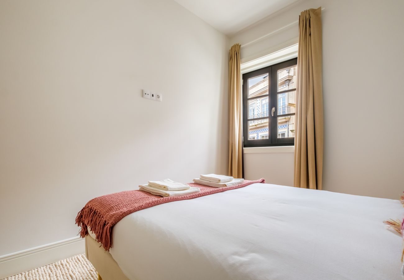 Apartment in Porto - Art Deco 21 Luxury 2BR Apartment Downtown Metro AC