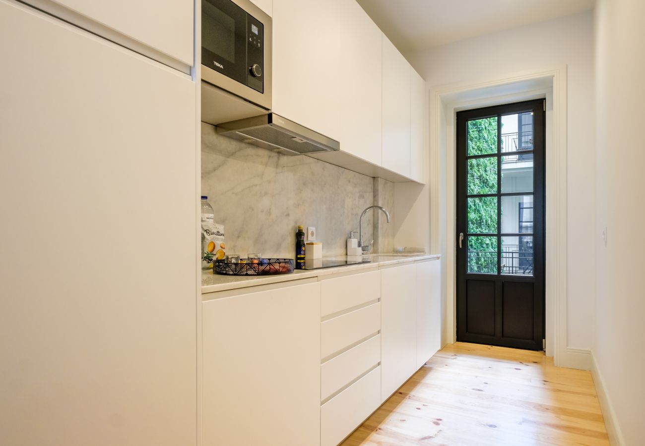 Apartment in Porto - Art Deco 21 Luxury 2BR Apartment Downtown Metro AC