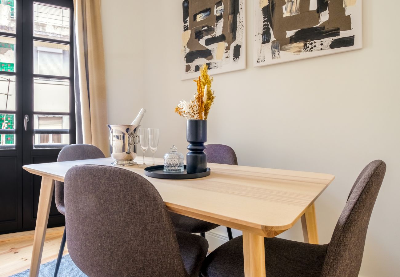 Apartment in Porto - Art Deco 21 Luxury 2BR Apartment Downtown Metro AC
