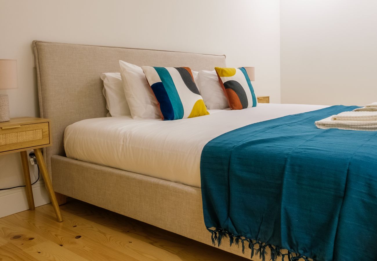 Apartment in Porto - Art Deco 24 Luxury  Apartment Downtown Metro AC