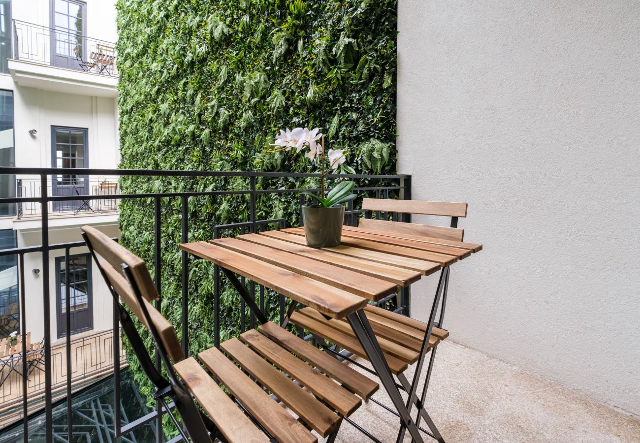 Apartment in Porto - Art Deco 24 Luxury  Apartment Downtown Metro AC