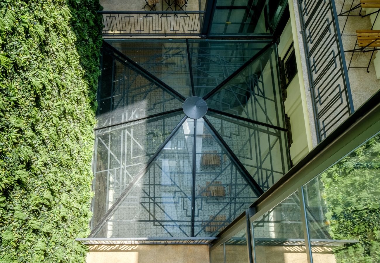 Apartment in Porto - Art Deco 24 Luxury  Apartment Downtown Metro AC