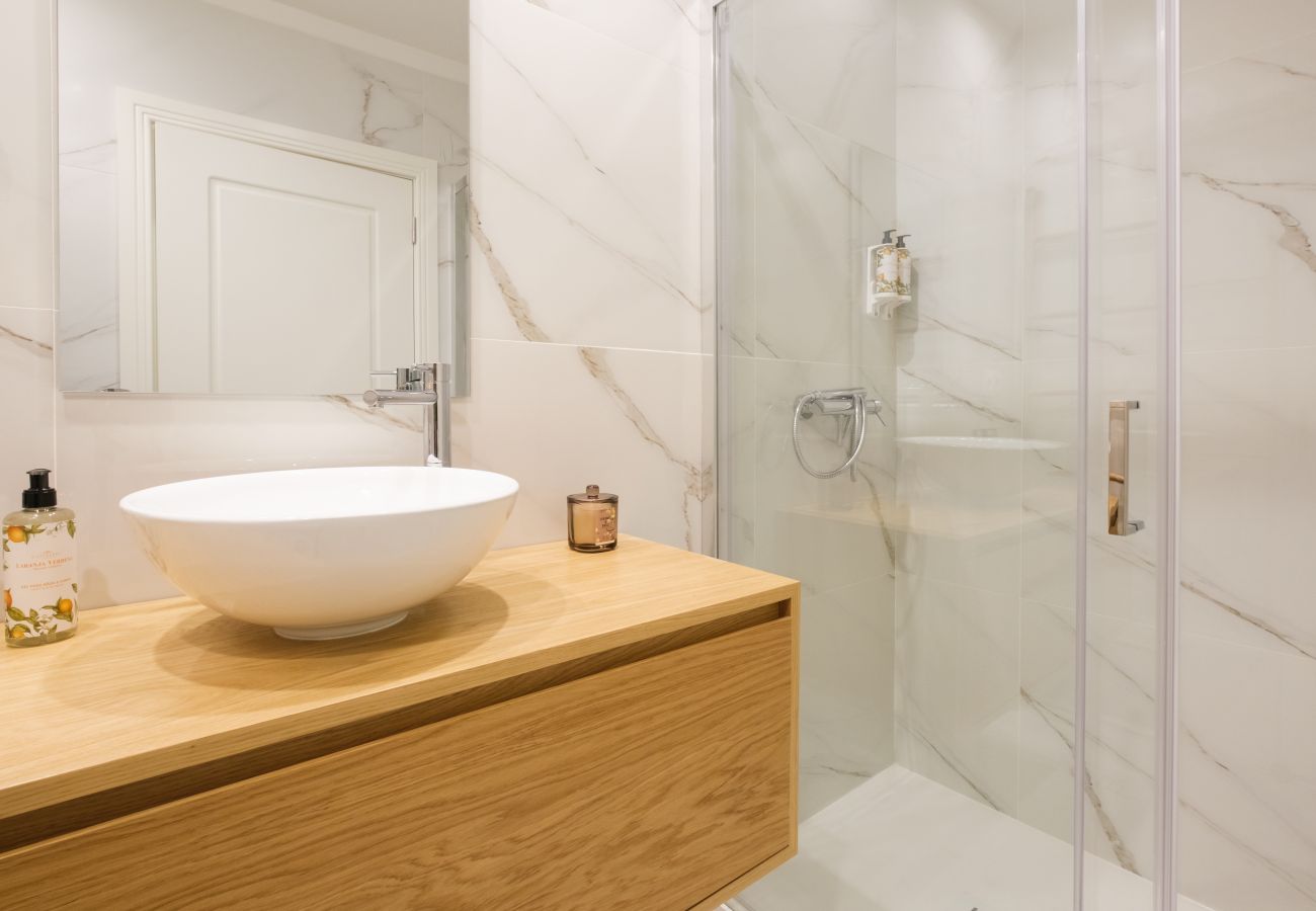 Apartment in Porto - Art Deco 14 Luxury  Apartment Downtown Metro AC