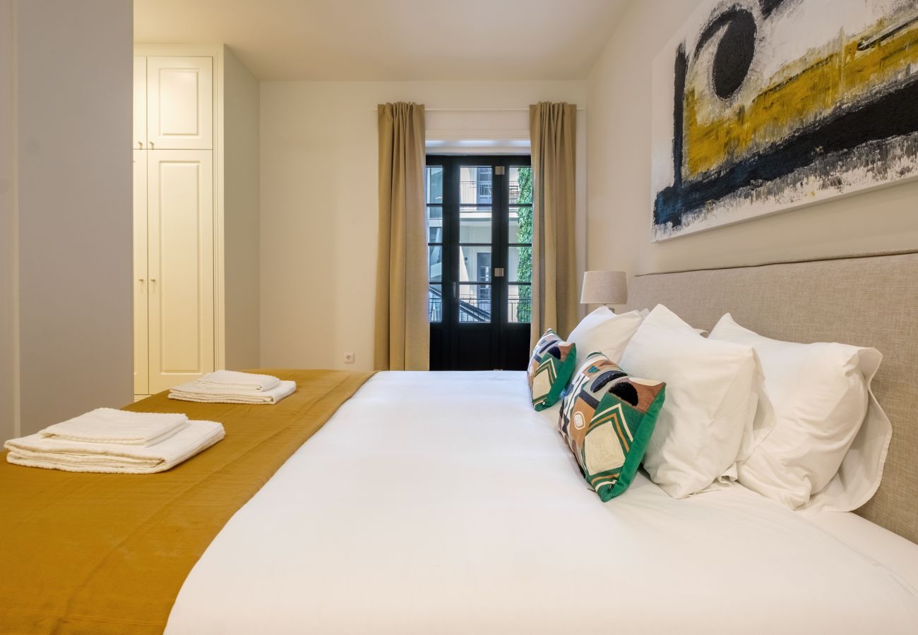 Apartment in Porto - Art Deco 14 Luxury  Apartment Downtown Metro AC