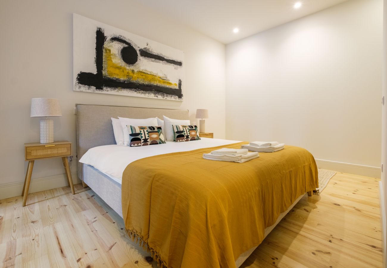 Apartment in Porto - Art Deco 14 Luxury  Apartment Downtown Metro AC