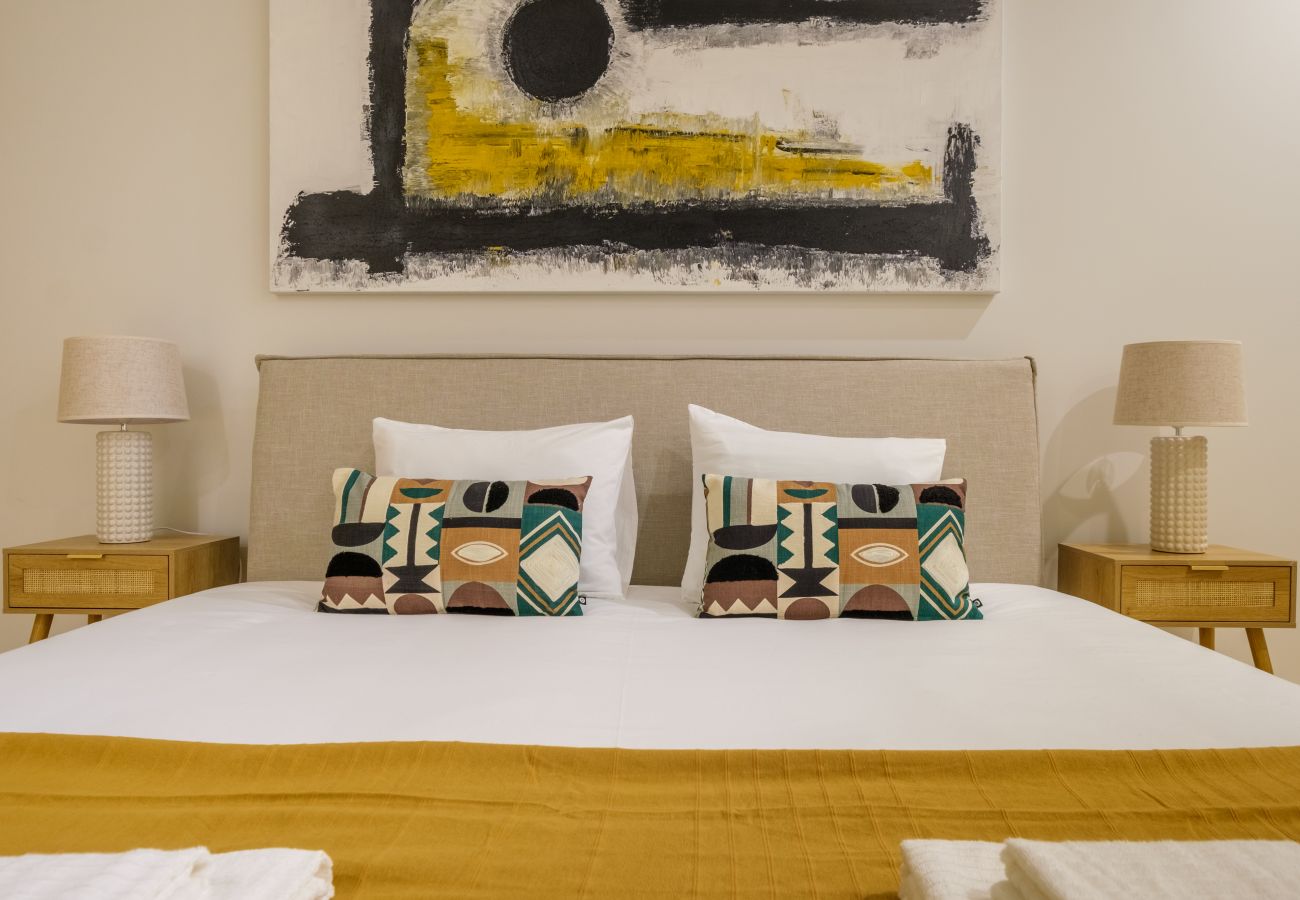 Apartment in Porto - Art Deco 14 Luxury  Apartment Downtown Metro AC
