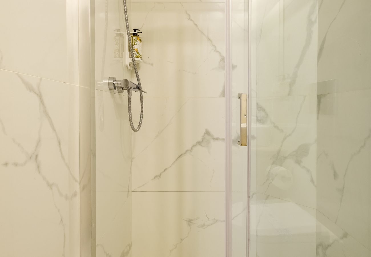 Apartment in Porto - Magnolia 1 Luxury with AC Metro Downtown Porto