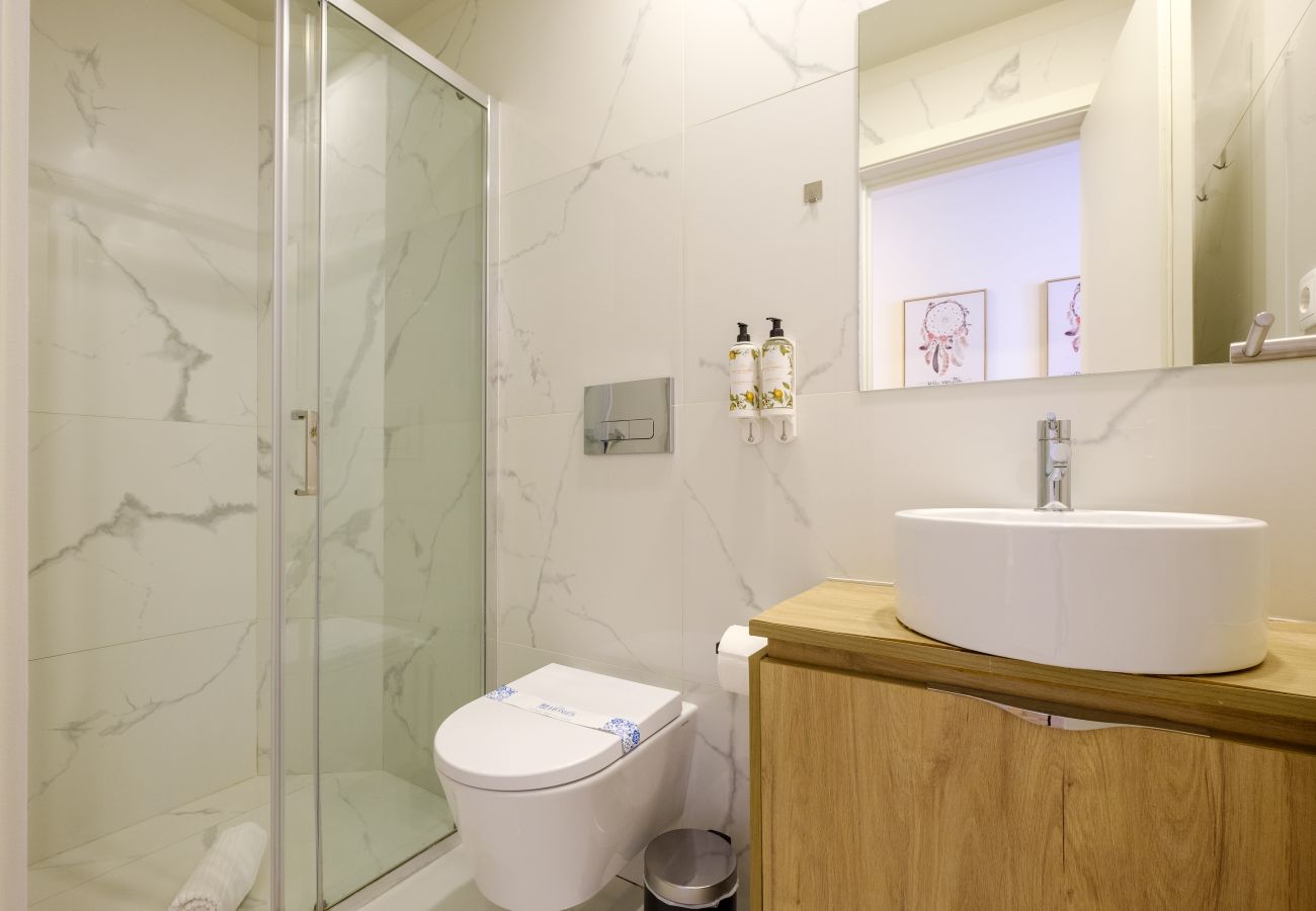 Apartment in Porto - Magnolia 1 Luxury with AC Metro Downtown Porto