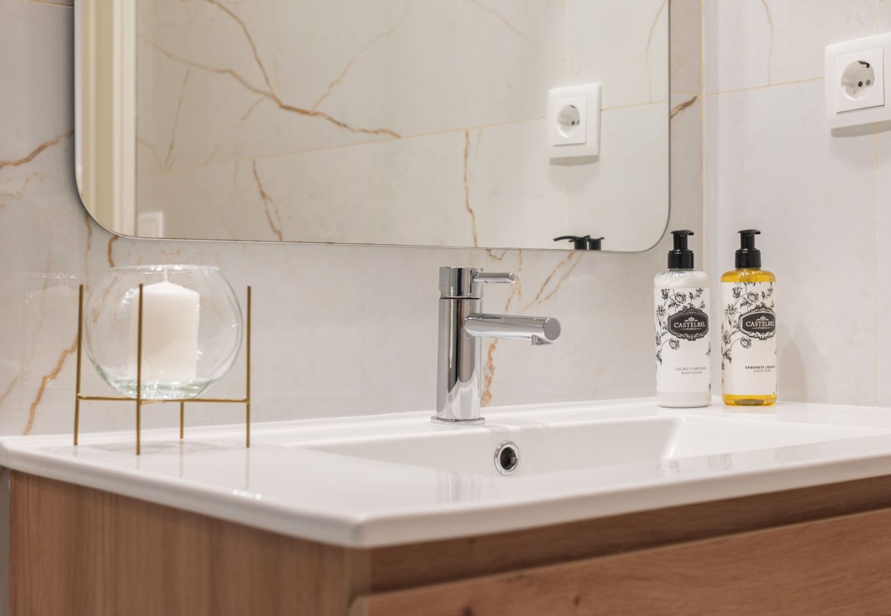 Apartment in Porto - Luxury Style 10 with A/C Downtown Porto near Metro
