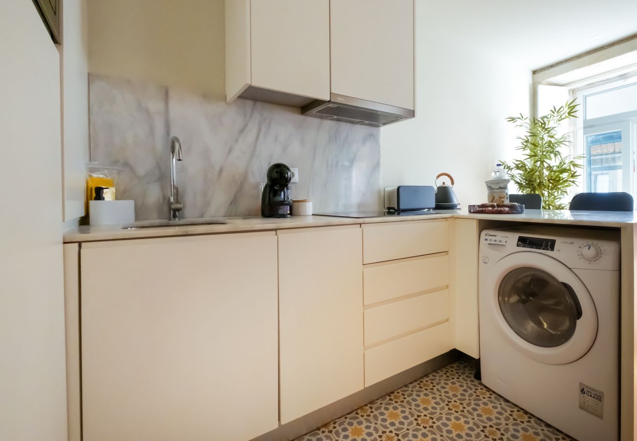 Apartment in Porto - Magnolia 3 Luxury with AC Metro Downtown Porto