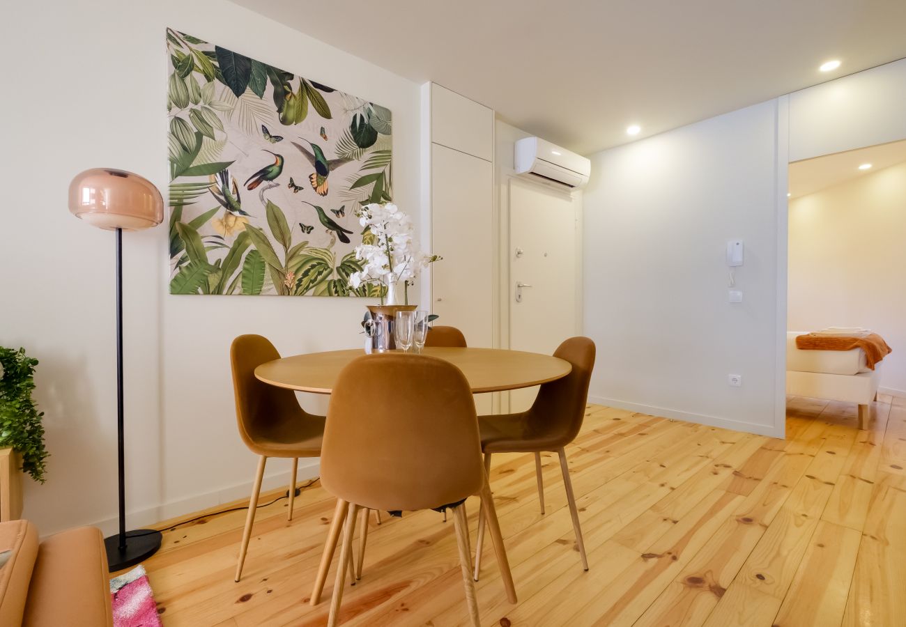 Apartment in Porto - Magnolia 3 Luxury with AC Metro Downtown Porto