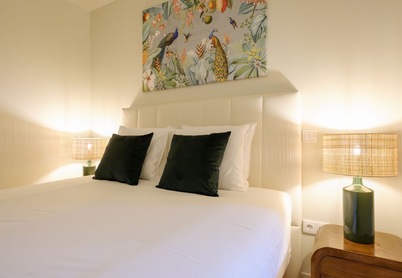 Apartment in Porto - Magnolia 3 Luxury with AC Metro Downtown Porto