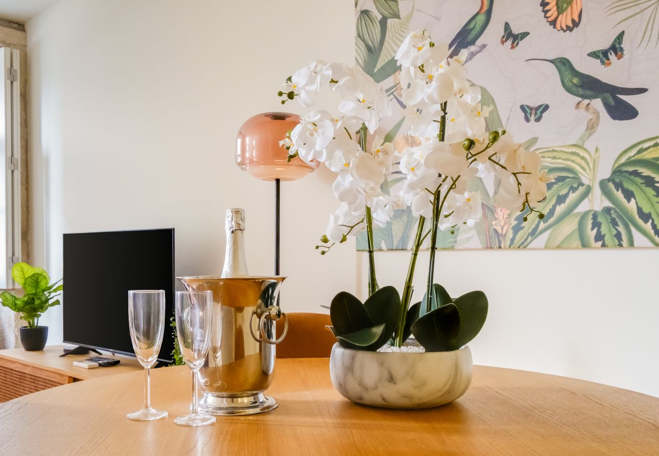 Apartment in Porto - Magnolia 3 Luxury with AC Metro Downtown Porto