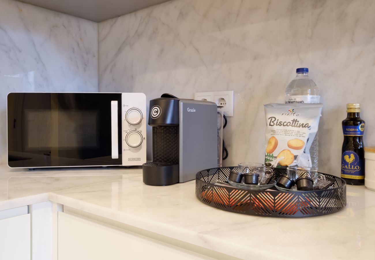 Apartment in Porto - Luxury Style 8 with A/C Downtown Porto near Metro