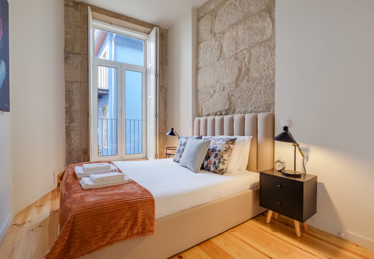Apartment in Porto - Luxury Style 8 with A/C Downtown Porto near Metro