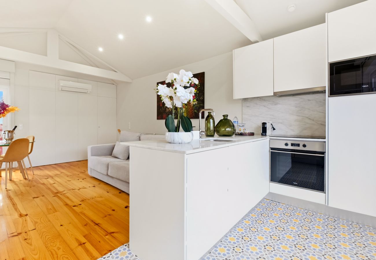 Apartment in Porto - Magnolia 6 Luxury with AC Metro Downtown Porto