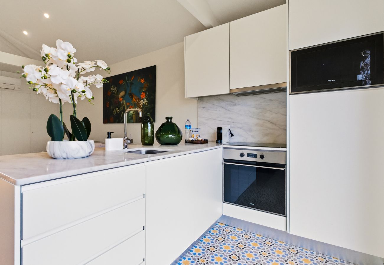 Apartment in Porto - Magnolia 6 Luxury with AC Metro Downtown Porto