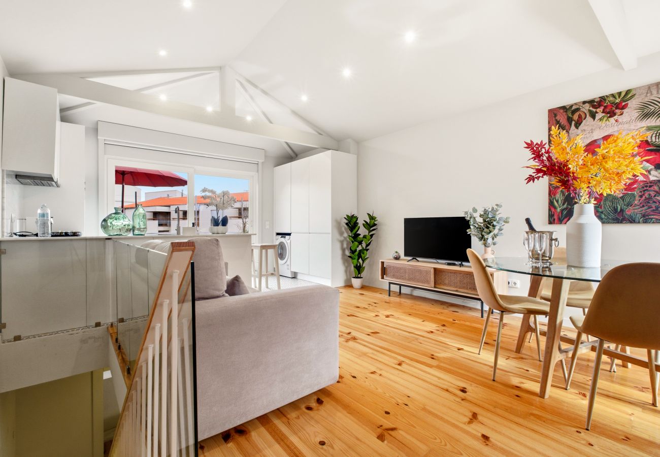 Apartment in Porto - Magnolia 6 Luxury with AC Metro Downtown Porto