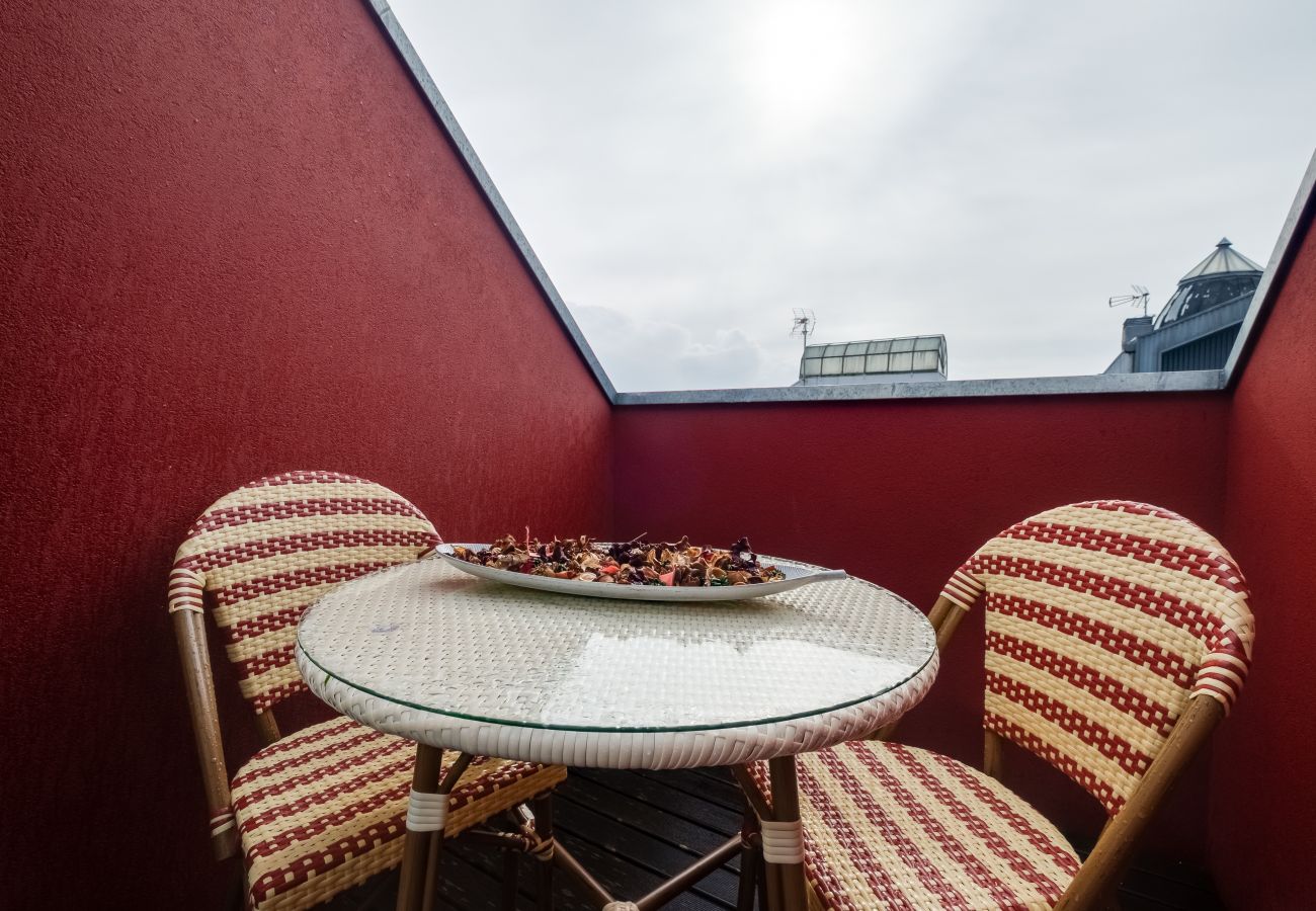 Apartment in Porto - Magnolia 6 Luxury with AC Metro Downtown Porto