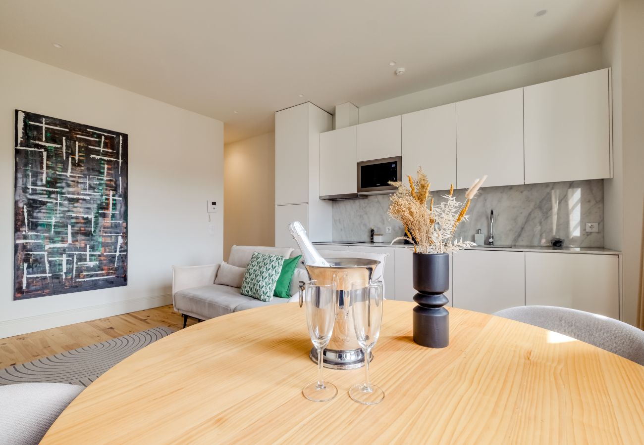Apartment in Porto - Art Deco 34 Luxury Apartment Downtown Metro AC