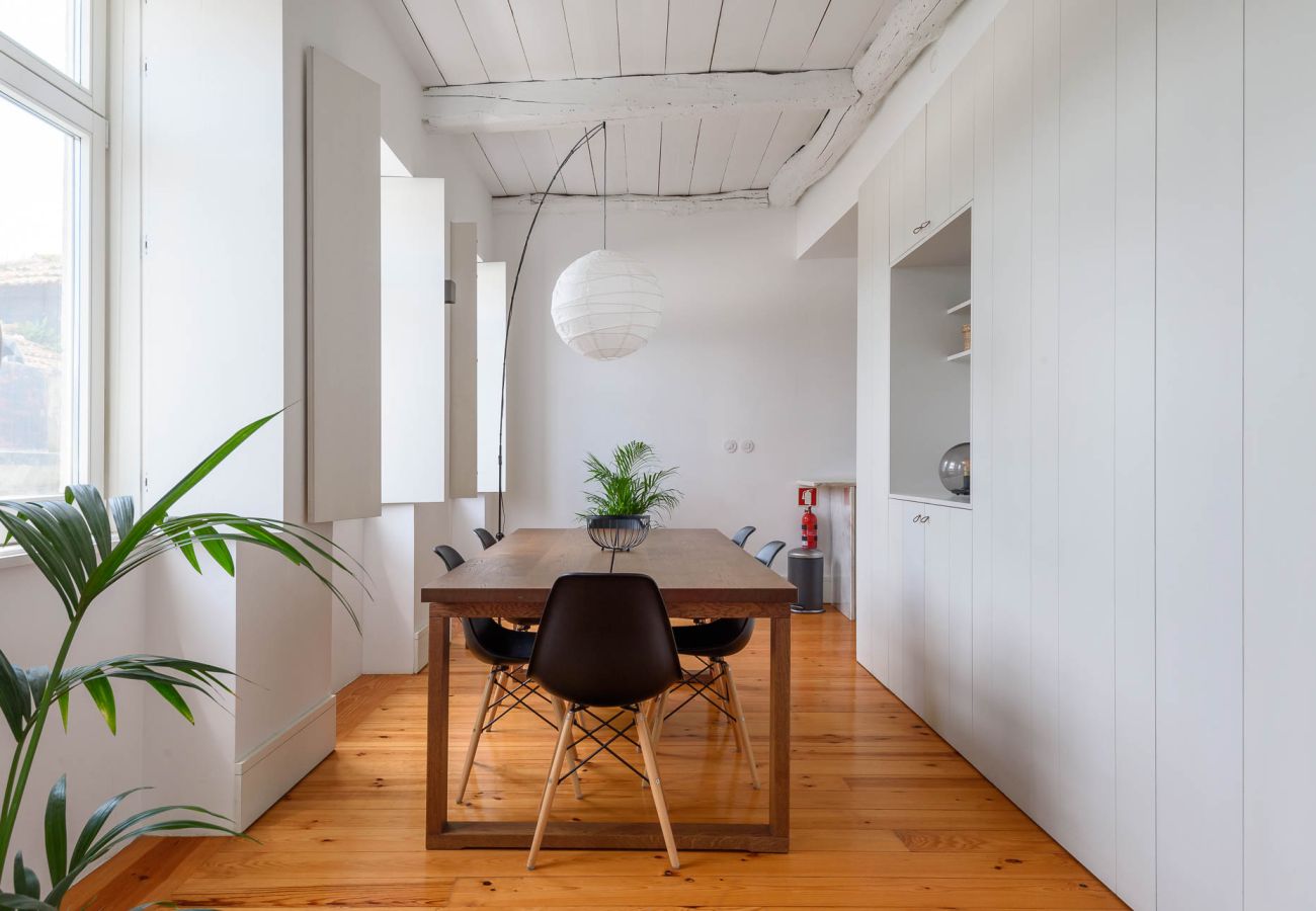 Apartment in Porto - White Lotus | Luxury 2BR with AC Downtown Porto