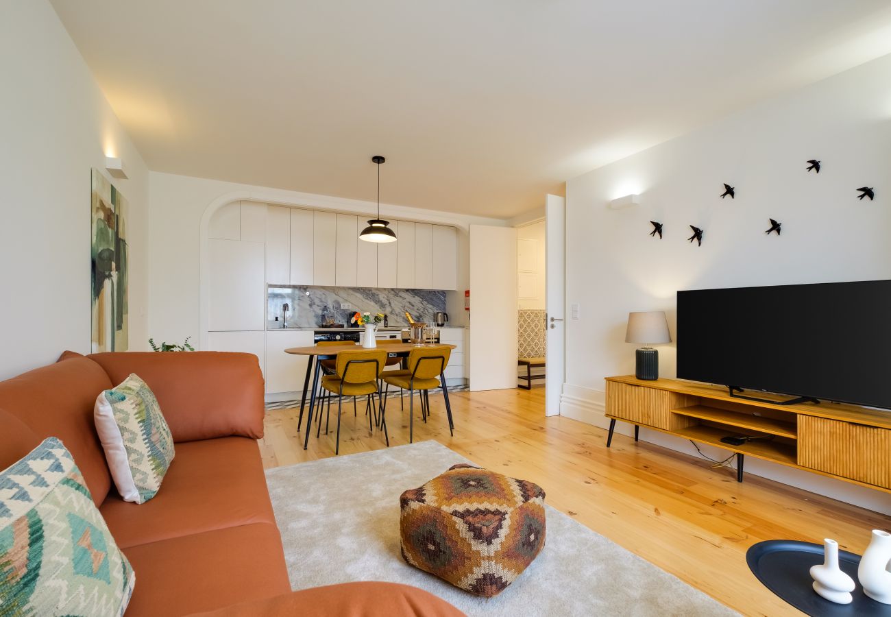 Apartment in Porto - Cedofeita Balcony Apartment W/ AC Downtown