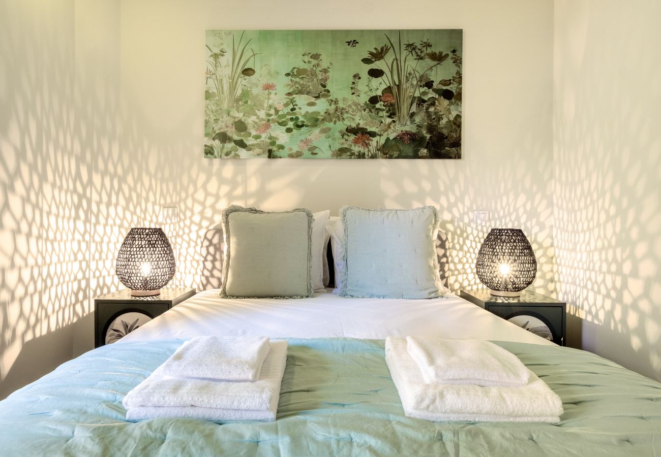 Apartment in Porto - Magnolia 2 Luxury with AC Metro Downtown Porto