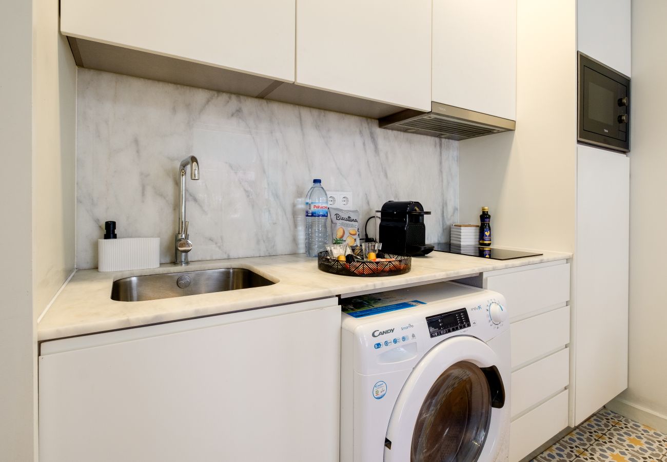 Apartment in Porto - Magnolia 4 Luxury with AC Metro Downtown Porto