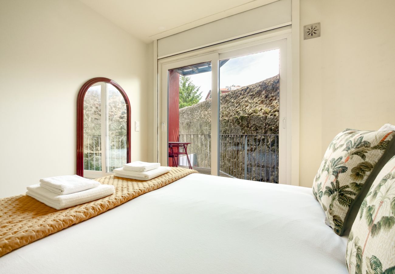 Apartment in Porto - Magnolia 4 Luxury with AC Metro Downtown Porto