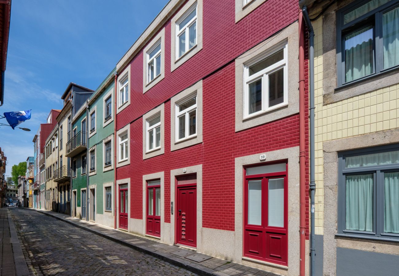 Apartment in Porto - Magnolia 4 Luxury with AC Metro Downtown Porto